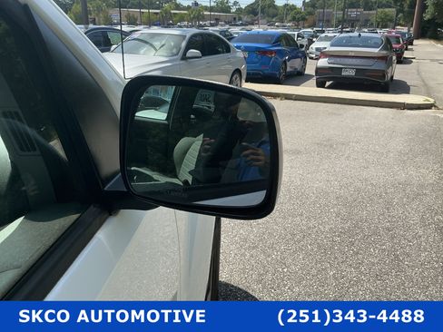 Used 2020 Nissan Frontier S w/ S Utility Package RWD image 10