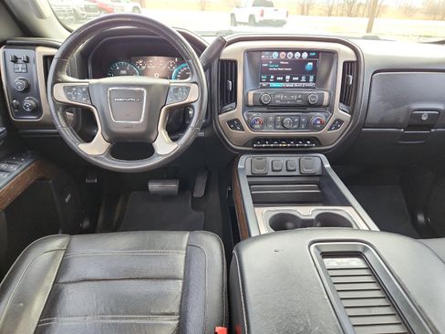 Used 2017 GMC Sierra 2500 Denali w/ Duramax Plus Package image 10