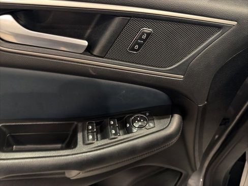 Used 2022 Ford Edge SEL w/ Sport Appearance Package image 10