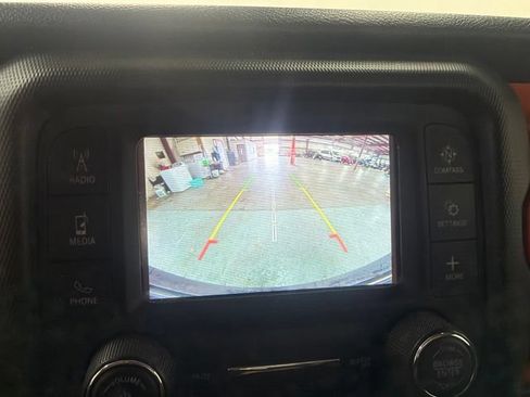 Used 2018 Jeep Wrangler Unlimited Sport AWD/4WD image 19