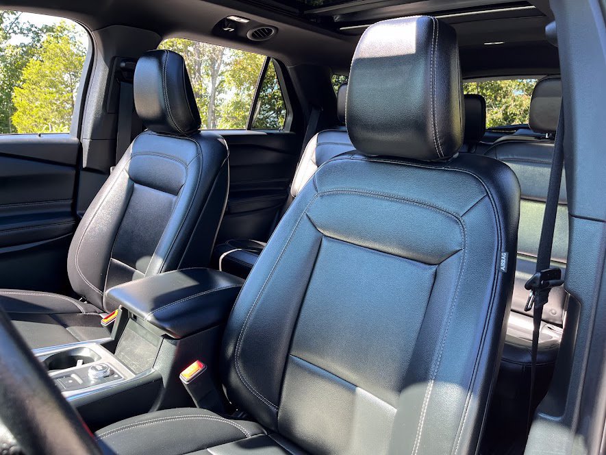 Used 2020 Ford Explorer XLT w/ Equipment Group 202A AWD/4WD image 9