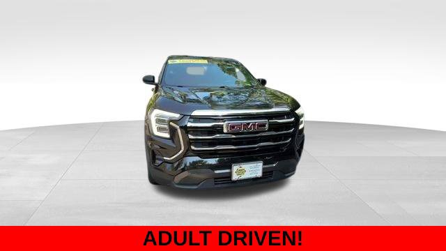 Used 2025 GMC Terrain Elevation AWD/4WD image 2