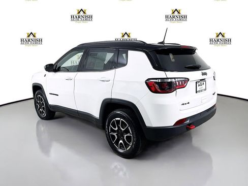 Used 2024 Jeep Compass Trailhawk image 5