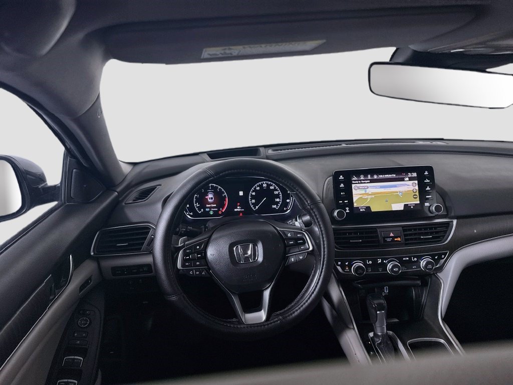 Used 2018 Honda Accord Touring image 16