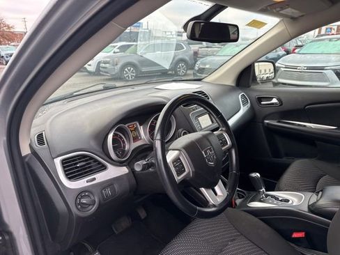 Used 2020 Dodge Journey SE w/ SE Popular Equipment Group image 12