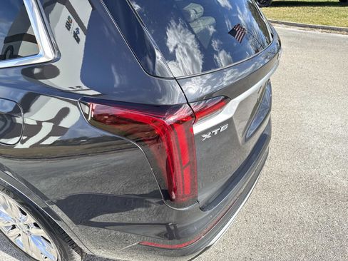 Used 2020 Cadillac XT6 Premium Luxury image 11