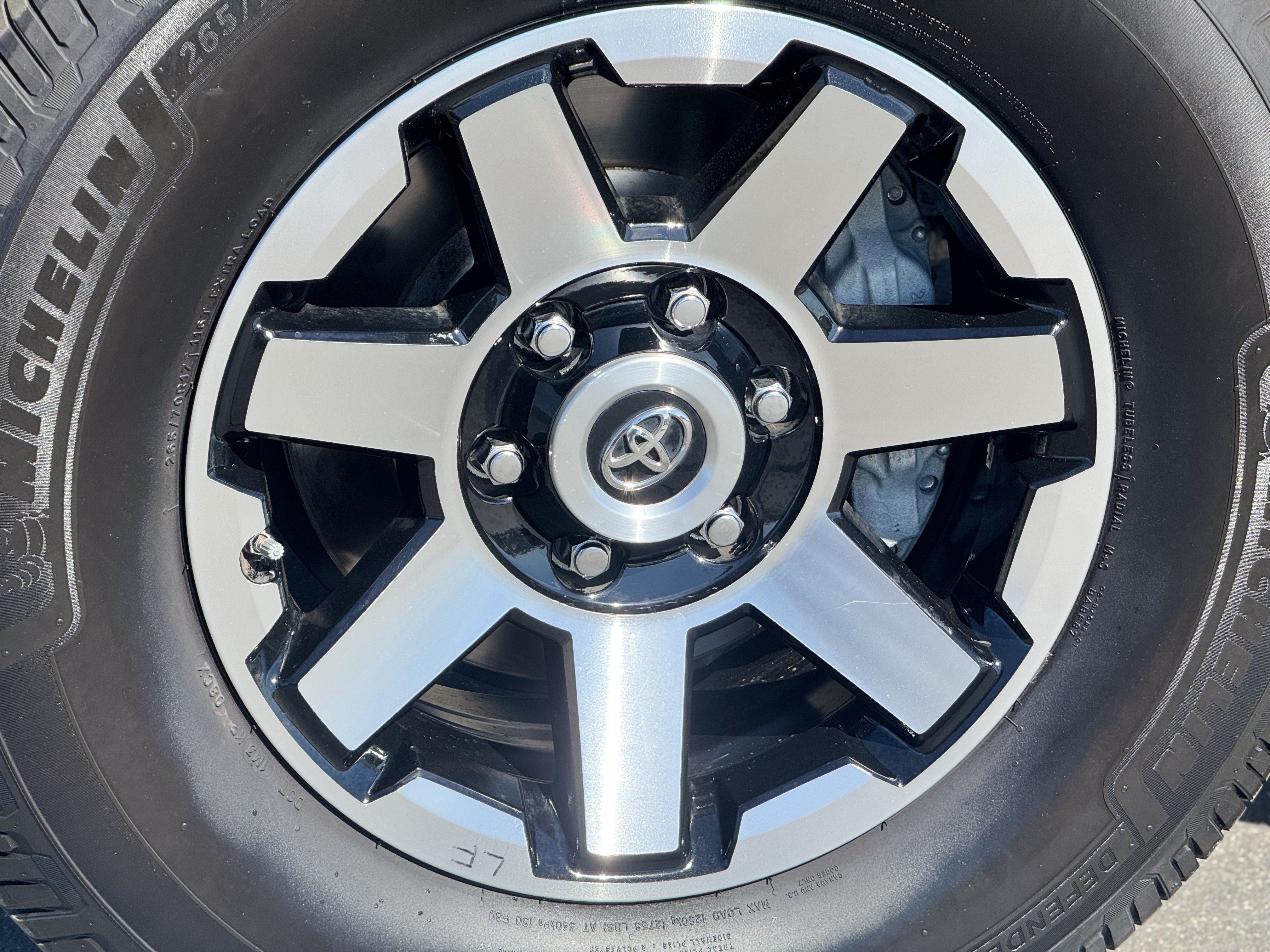 Used 2021 Toyota 4Runner TRD Off-Road Premium AWD/4WD image 8