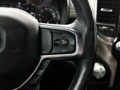 Used 2019 RAM 1500 Laramie AWD/4WD image 14
