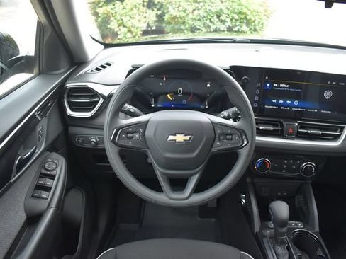 New 2026 Chevrolet TrailBlazer LT FWD image 17