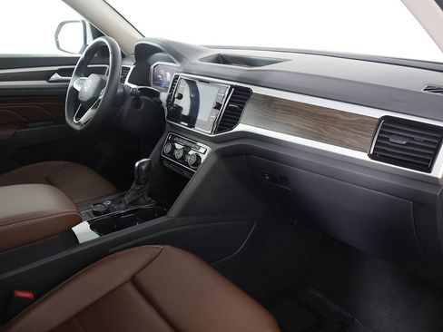 Used 2023 Volkswagen Atlas SE image 23