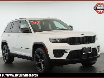 Used 2023 Jeep Grand Cherokee Altitude