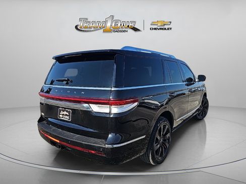 Used 2022 Lincoln Navigator Reserve image 8