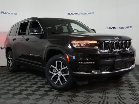 Used 2024 Jeep Grand Cherokee L Limited w/ Luxury Tech Group II image 2