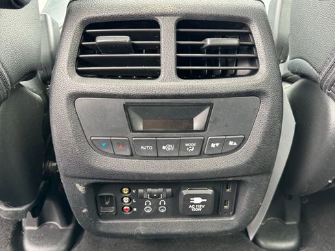 Used 2018 Honda Pilot Touring image 10
