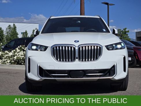 Used 2025 BMW X5 xDrive50e AWD/4WD image 2