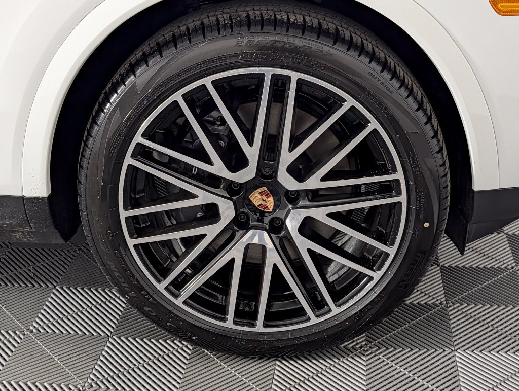Certified 2026 Porsche Cayenne Coupe AWD/4WD image 14