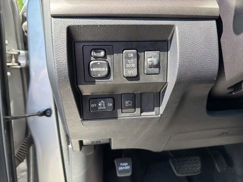Used 2019 Toyota Tundra SR5 AWD/4WD image 12