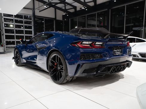 Used 2025 Chevrolet Corvette Z06 w/ Z07 Performance Package image 12