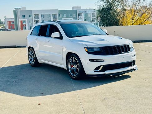 Used 2014 Jeep Grand Cherokee SRT8 w/ Luxury Group II image 58