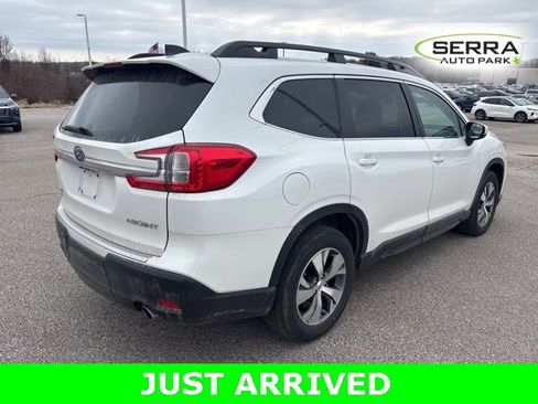 Used 2024 Subaru Ascent Premium w/ Convenience Package image 3