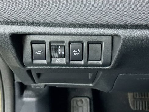 Certified 2025 Subaru Outback Premium AWD/4WD image 6