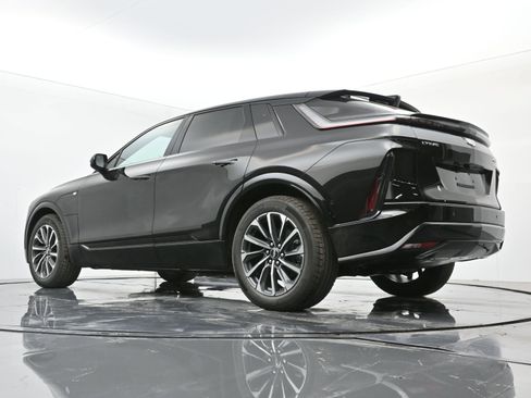 New 2025 Cadillac Lyriq Sport RWD image 17