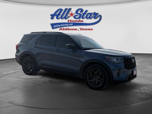 Used 2025 Ford Explorer ST-Line w/ Premium Package RWD image 3