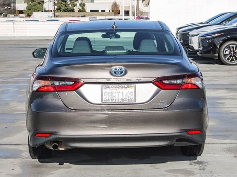 Used 2021 Toyota Camry LE image 8