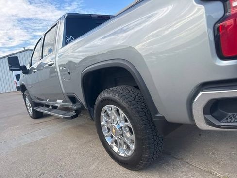 Used 2024 Chevrolet Silverado 2500 LTZ w/ LTZ Convenience Package AWD/4WD image 11