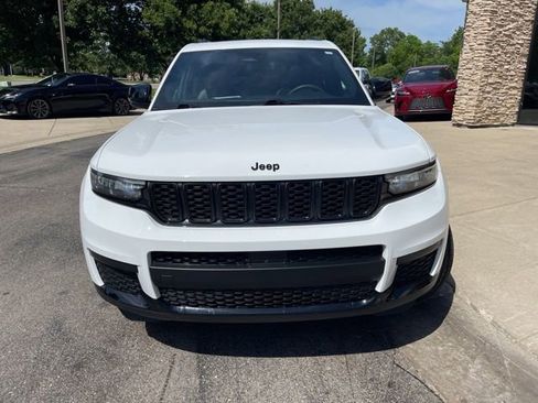 Used 2025 Jeep Grand Cherokee L Altitude AWD/4WD image 8