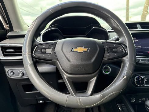 Used 2021 Chevrolet TrailBlazer LT w/ Convenience Package FWD image 10