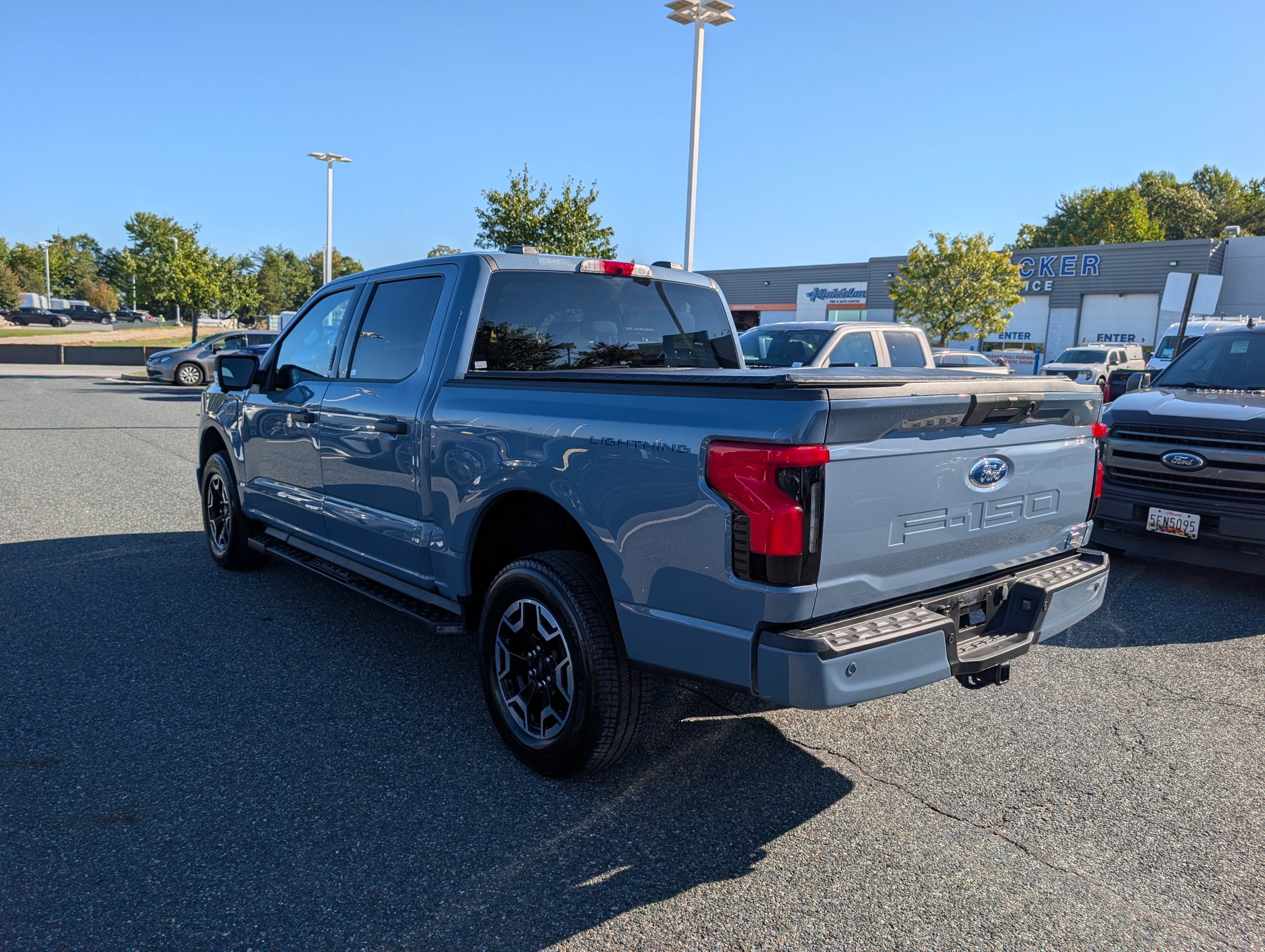 Used 2023 Ford F150 Lightning XLT AWD/4WD image 5