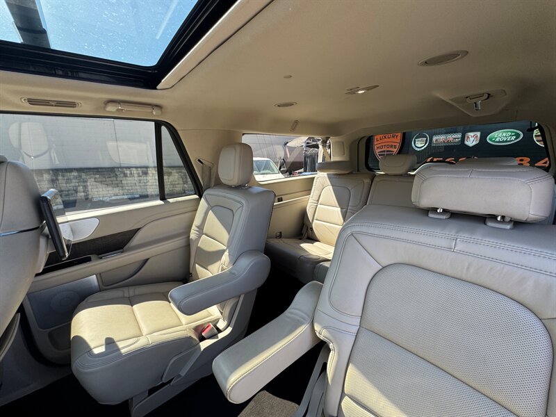 Used 2020 Lincoln Navigator L Reserve w/ Luxury Package AWD/4WD image 32