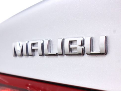 Used 2022 Chevrolet Malibu LT FWD image 34