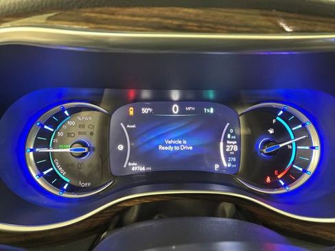 Used 2021 Chrysler Pacifica Limited w/ Premium & Safety Sphere Group FWD image 25