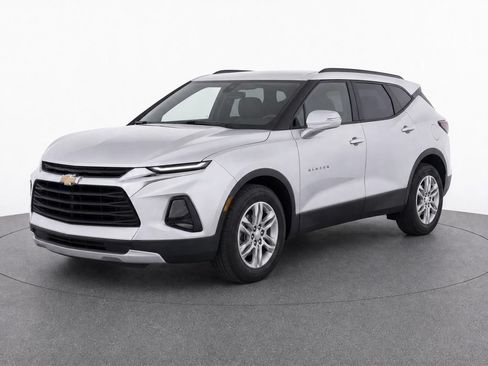 Used 2021 Chevrolet Blazer LT FWD image 2