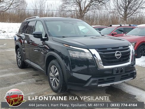 Used 2023 Nissan Pathfinder SL image 3