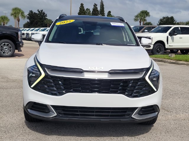 Used 2025 Kia Sportage EX w/ Premium Package FWD image 2