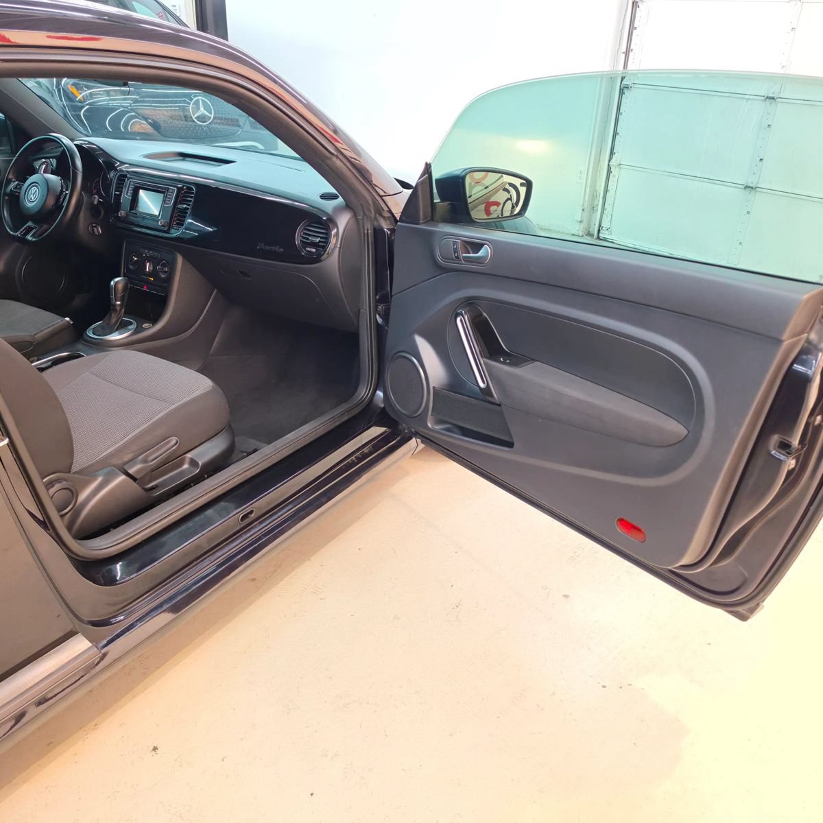 Used 2017 Volkswagen Beetle 1.8T S FWD image 23