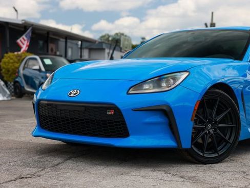Used 2022 Toyota GR86 Premium RWD image 28
