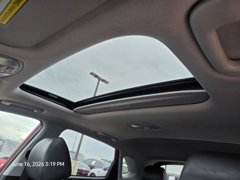 Certified 2022 Hyundai Kona Limited FWD image 21