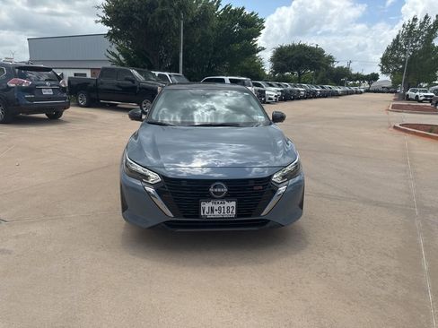 Certified 2025 Nissan Sentra SR w/ SR Premium Package FWD image 9
