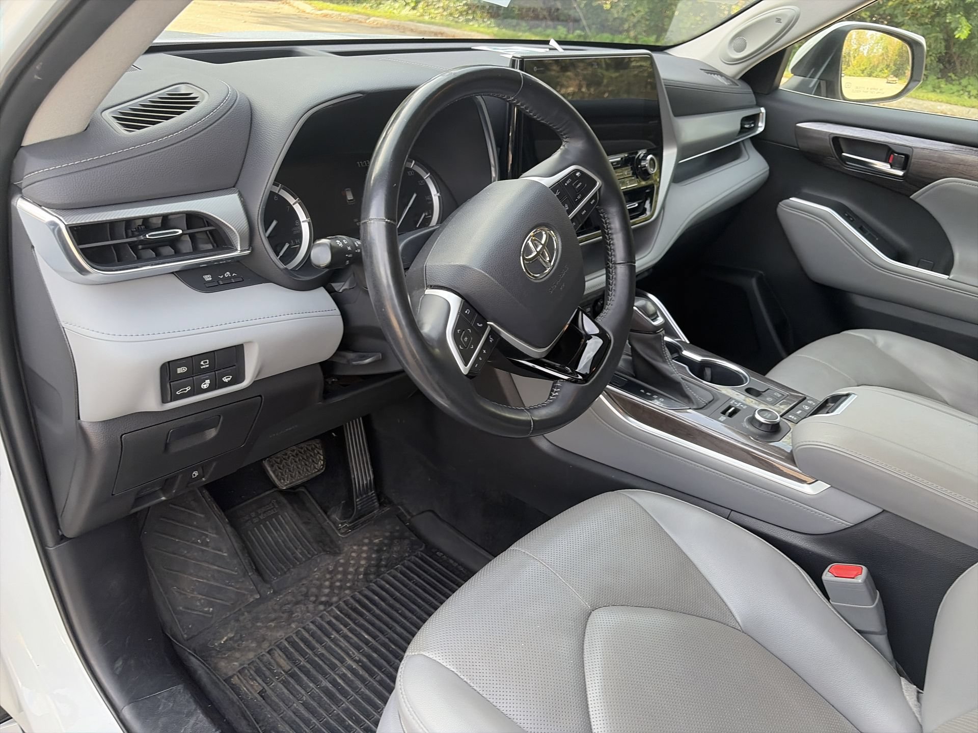Used 2022 Toyota Highlander Platinum AWD/4WD image 11