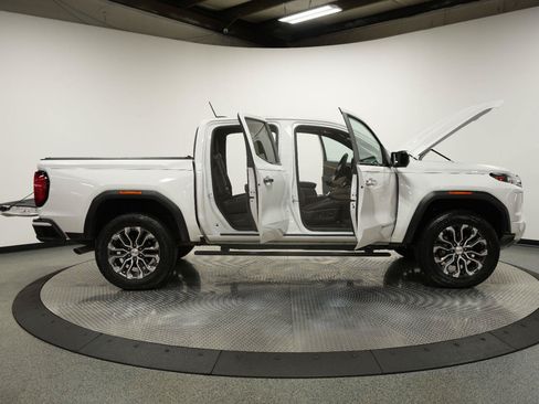 Used 2024 GMC Canyon Denali AWD/4WD image 15