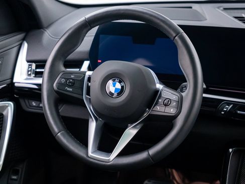 Used 2025 BMW X2 xDrive28i AWD/4WD image 11
