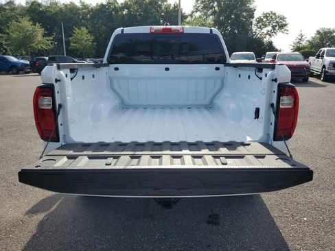 Used 2023 GMC Canyon AT4 AWD/4WD image 8
