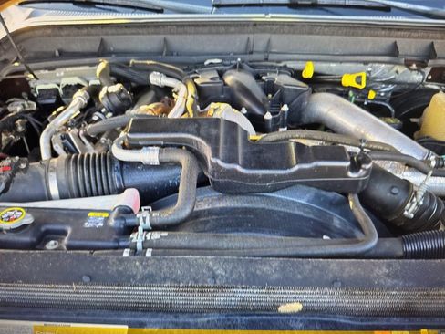 Used 2011 Ford F250 XLT w/ XLT Interior Pkg image 17