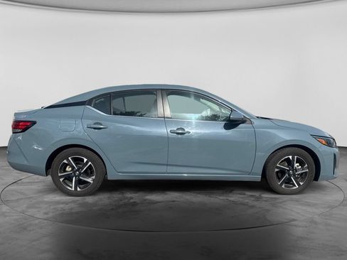 Used 2024 Nissan Sentra SV FWD image 12