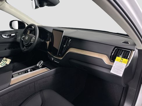 New 2026 Volvo XC60 B5 Core image 29