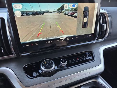 New 2026 Ford Expedition Platinum image 8